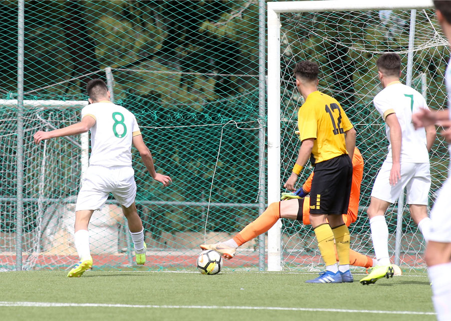 Serpezis AEK