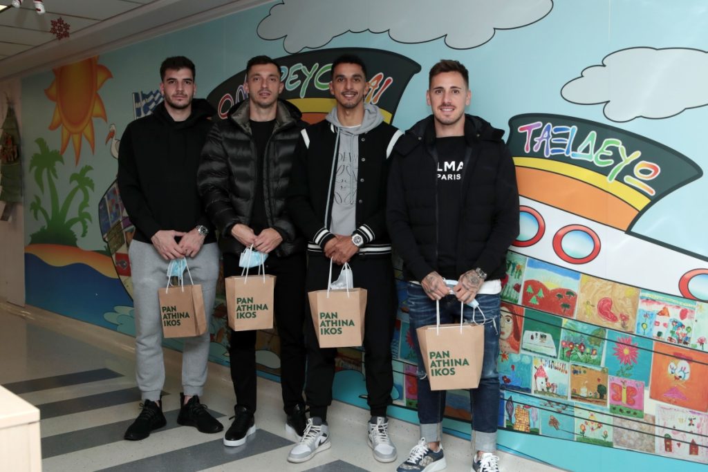 Μοίρασαν χαμόγελα και δώρα οι παίκτες του Παναθηναϊκού | pao.gr